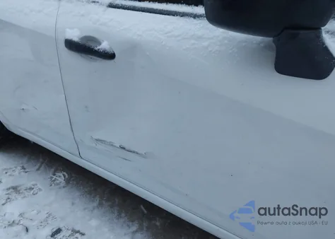 2022 Nissan Versa S 5-Speed Manual Transmission z USA, uszkodzony, nr VIN 3N1CN8BV5NL832159